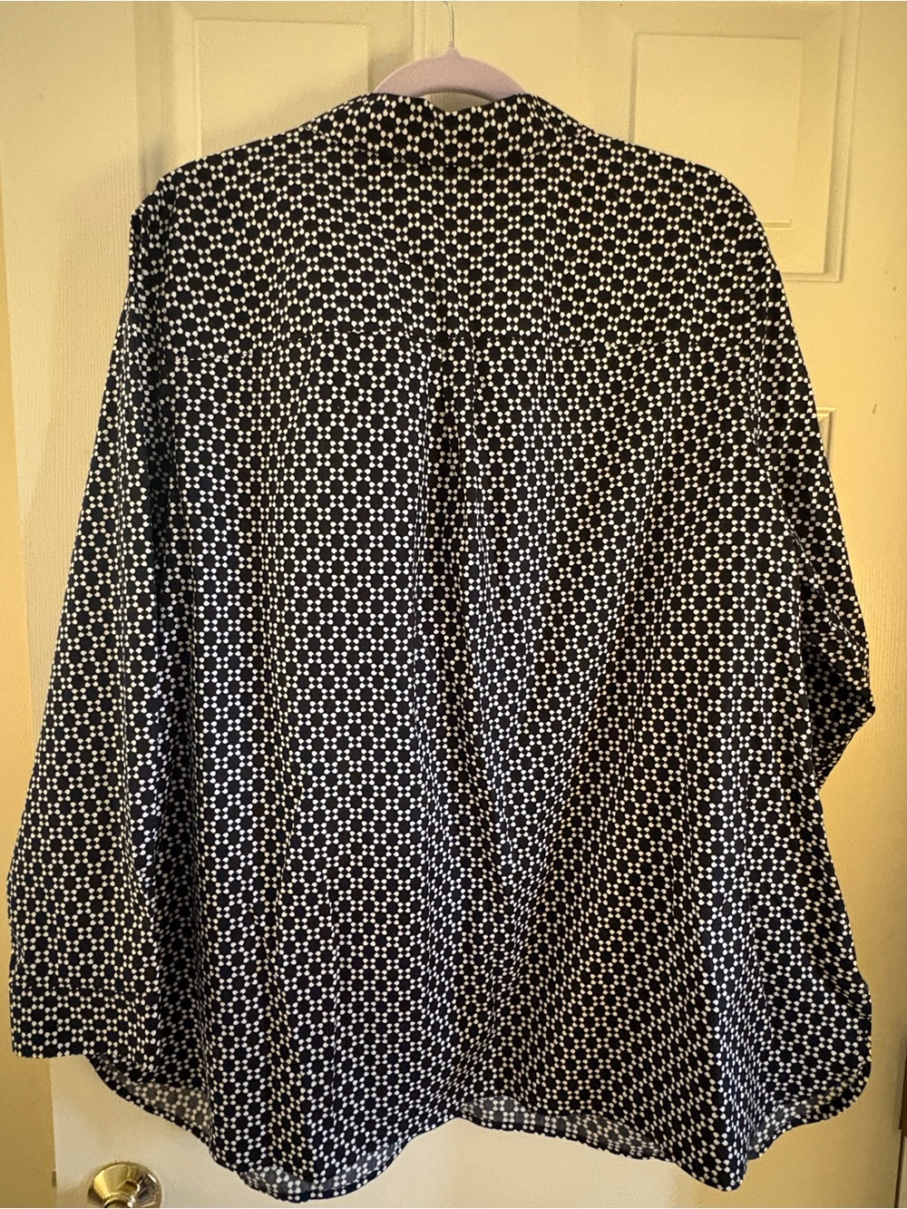 Talbots Plus Women's Black and White Blouse, Size 18W - Picture 3 of 6